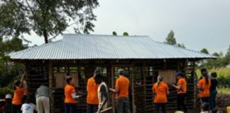 Alunos realizam ações sociais na África Oriental durante as férias de inverno Alunos realizam ações sociais na África Oriental durante as férias de inverno