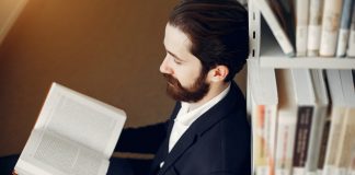 Especialista lança livro sobre jornada do cliente