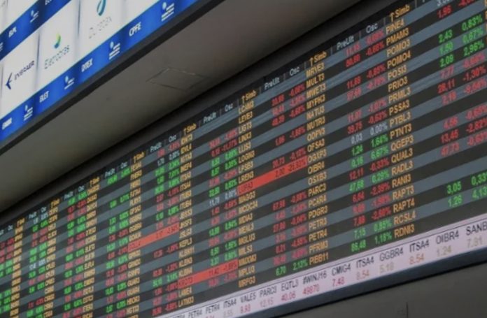 Ibovespa atinge 136 mil pontos e bate recorde histórico Ibovespa atinge 136 mil pontos e bate recorde histórico