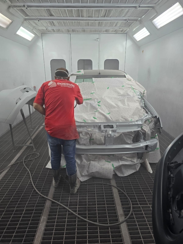 Ambiente controlado garante qualidade na pintura automotiva Ambiente controlado garante qualidade na pintura automotiva