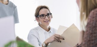 Setor de contact center abre 700 vagas de empregos CLT