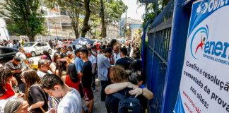 Altas mensalidades freiam a formação de médicos no Brasil!