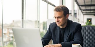 Pesquisa: 79% dos brasileiros compraram infoprodutos em 2023 Pesquisa: 79% dos brasileiros compraram infoprodutos em 2023