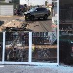 Botucatu: Motorista perde controle da direção e invade loja de tintas após bater em outros dois veículos