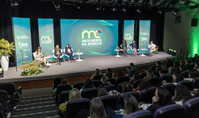 Mais de 700 mulheres debatem transição energética e sustentabilidade Mais de 700 mulheres debatem transição energética e sustentabilidade