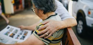 Estudo global sobre demência mostra equívocos sobre condição Estudo global sobre demência mostra equívocos sobre condição