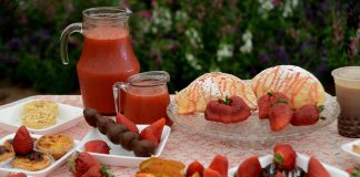 Festa de Flores e Morangos atrai 40 mil visitantes Festa de Flores e Morangos atrai 40 mil visitantes