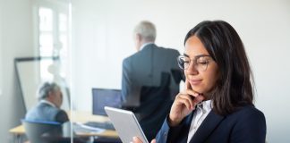 Colaboradores avaliam melhor a gestão feminina, diz estudo