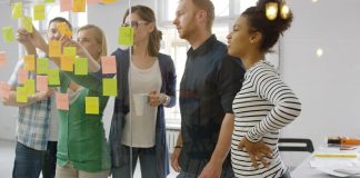 Além do salário: a desigualdade de gênero persiste