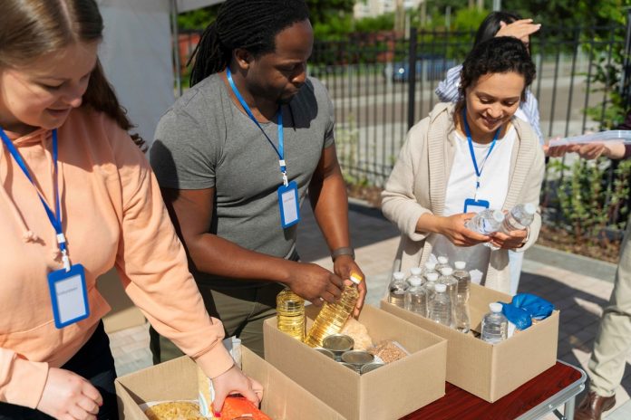 Consórcio entrega materiais a vítimas em São Leopoldo Consórcio entrega materiais a vítimas em São Leopoldo