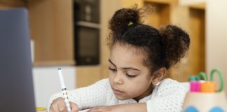 Programa promove inclusão digital na educação brasileira