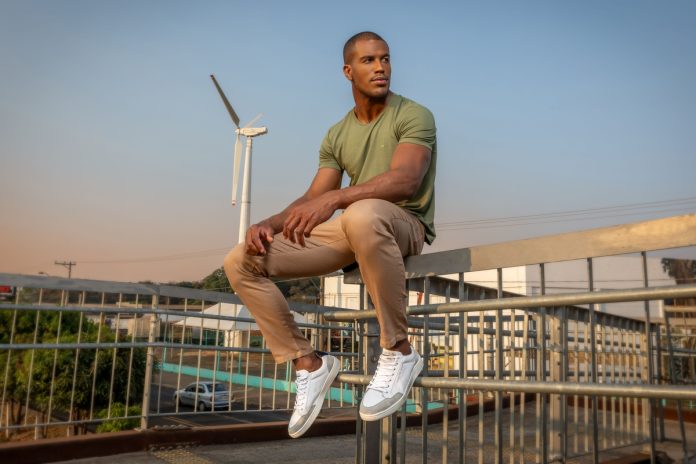 Sapatênis se mantém como item de estilo na moda masculina Sapatênis se mantém como item de estilo na moda masculina