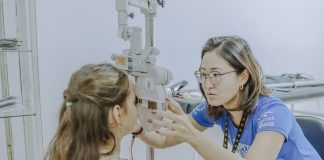 Mais de 500 crianças são beneficiadas com entrega de óculos Mais de 500 crianças são beneficiadas com entrega de óculos