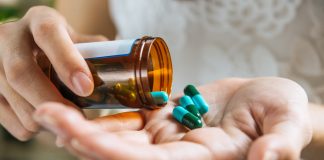 Resistência antimicrobiana é problema invisível de saúde