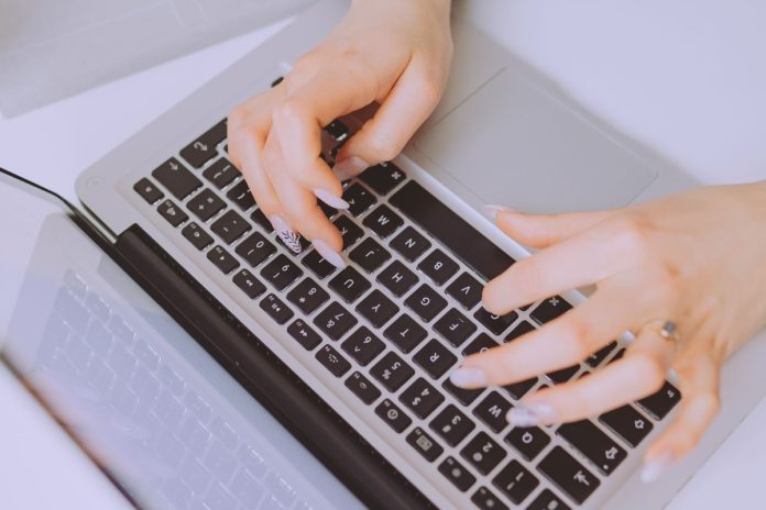 Studybay lança gerador de redação movido por IA Studybay lança gerador de redação movido por IA