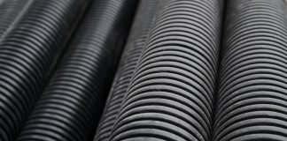 Mangueiras industriais oferecem transporte seguro de fluidos químicos