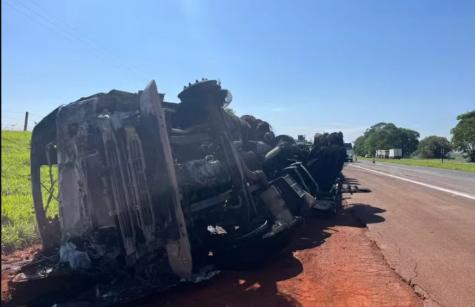 carreta-tomba-rondon-areiopolis-271124