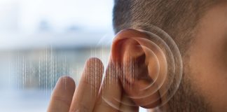 Mercado da audição cresce enquanto brasileiros escutam menos