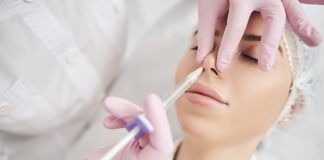 Verão: médica alerta sobre riscos da aplicação de PMMA