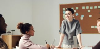 Clareamento dental melhora a autoconfiança, diz pesquisa