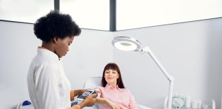 Cuidados com a pele ajudam a identificar sinais de câncer