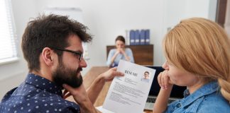 Profissionais com pós-graduação no currículo ganham mais