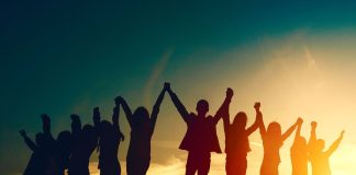 Jovens artistas falam sobre desafios e renúncias no começo