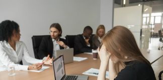 Mercado varejista sofre com baixa retenção de mão de obra Mercado varejista sofre com baixa retenção de mão de obra