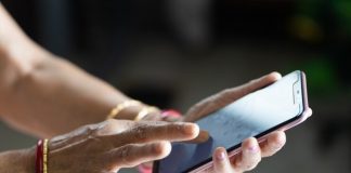 Celular seminovo requer procedimentos de segurança contra riscos cibernéticos