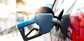 Petróleo enfrenta desafios e oferece oportunidade no Brasil Petróleo enfrenta desafios e oferece oportunidade no Brasil