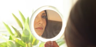 Dermatologista explica cuidados essenciais com a pele