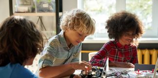 Robótica educacional impulsiona o desenvolvimento dos jovens