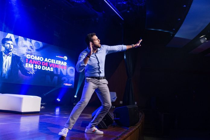 “Acelera Empresas e Negócios” recebe palestra de Flávio Augusto  “Acelera Empresas e Negócios” recebe palestra de Flávio Augusto