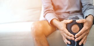 Dor no joelho é condição comum entre adultos brasileiros