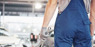 Empresário ensina como empreender com oficinas mecânicas