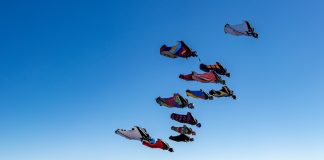 Atletas brasileiros batem recorde mundial de wingsuit