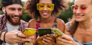 Carnaval demanda atenção redobrada ao furto de celulares