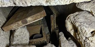 Túmulo de sacerdotisa egípcia é encontrado por arqueólogos