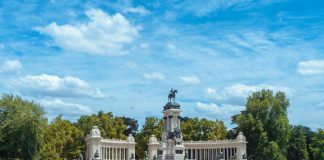 Espanha bate recorde de turistas estrangeiros em 2024