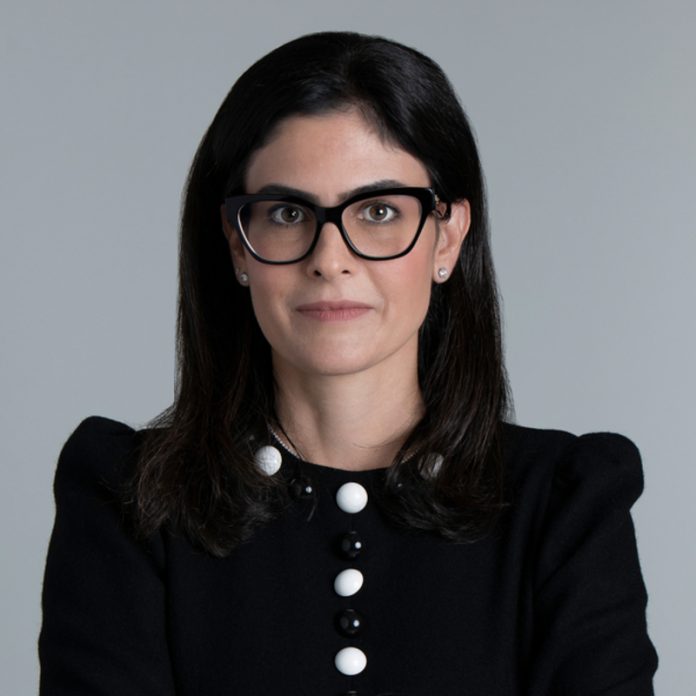 Cinthia Nespoli assume como CEO da Pearson Brasil Cinthia Nespoli assume como CEO da Pearson Brasil
