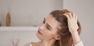 Manter os cabelos saudáveis após o verão pede algumas ações