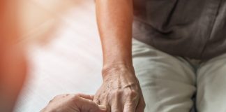 Parkinson também afeta pessoas antes dos 50 anos