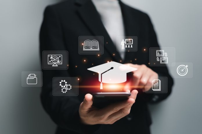 Carreira em Y estimula busca por diferentes tipos de pós-graduação