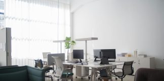 Empresas reduzem custos ao adotar escritórios inteligentes