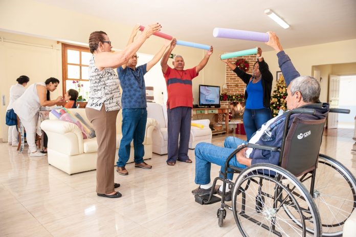 Clínicas recuperam idosos em duas semanas contra nove meses Clínicas recuperam idosos em duas semanas contra nove meses