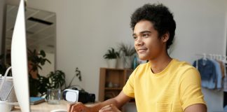 IA personaliza ensino com suporte humano e amplia acesso à educação