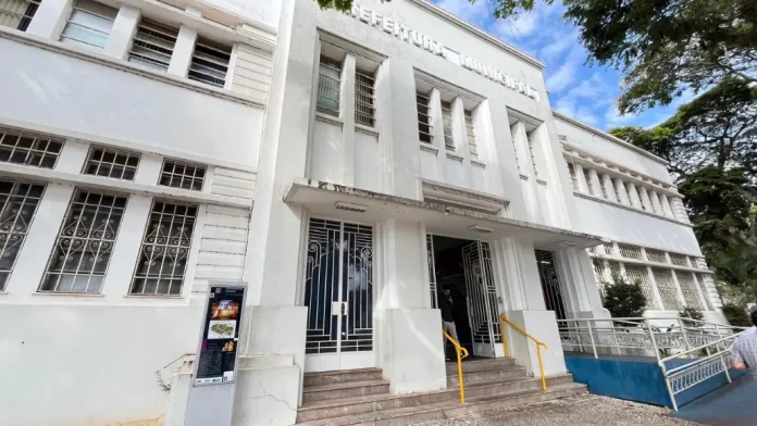 botucatu-predio-prefeitura-100425