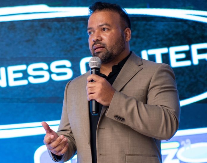 Brasileiro cria centro de negócios para imigrantes nos EUA