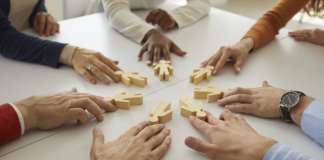 Gestão forte é o alicerce das escolas que mais se destacam Gestão forte é o alicerce das escolas que mais se destacam