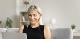 Aprendizagem contínua favorece reinserção de profissionais 50+ no mercado